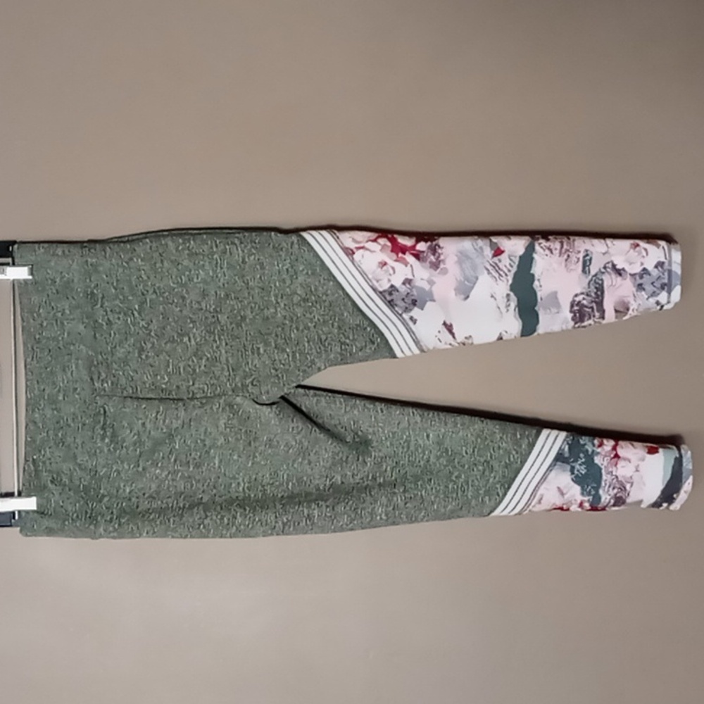 Justice Gray Leggings w Flower Legs Size 18Plus - Picture 2 of 7